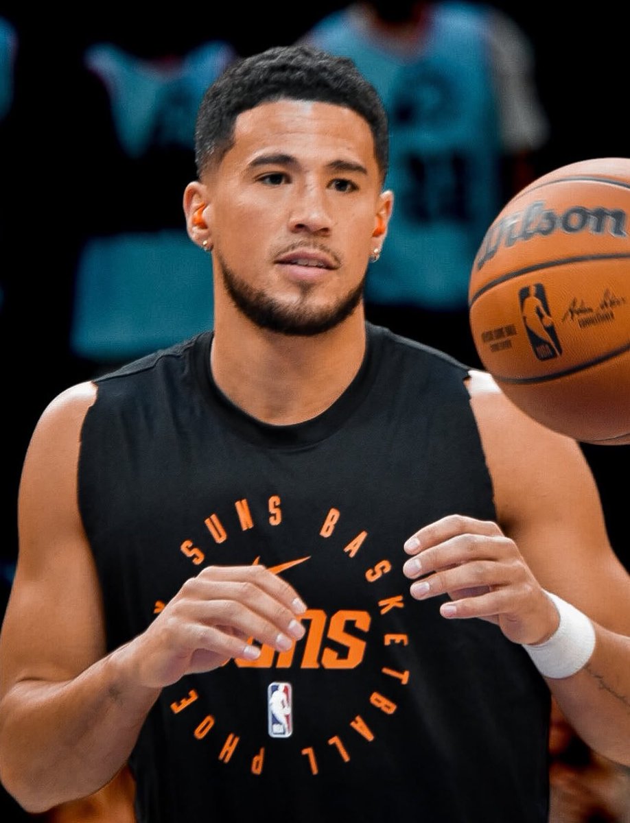 TheHoopCentral's tweet photo. Devin Booker tonight:

30 Points
10 Assists 
3 Rebounds 
15/15 FTM
+11 +/-
35 Minutes https://t.co/7KoQAghXVq