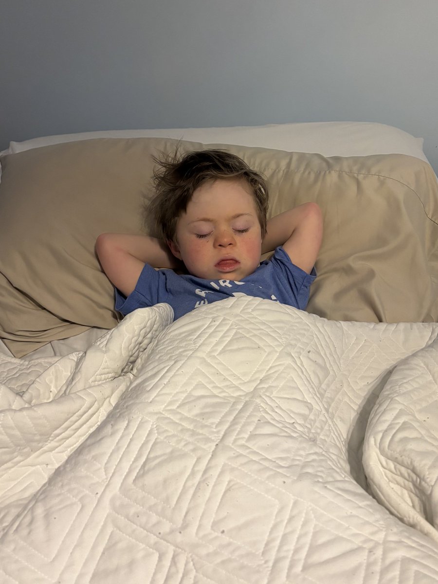 TheResoluteLife's tweet image. Dang, I love this little dude!

#IronWill #DownSyndrome #TeamIronWill