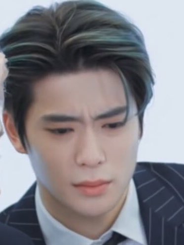 gin. | 𝓙໒꒱ tweet media