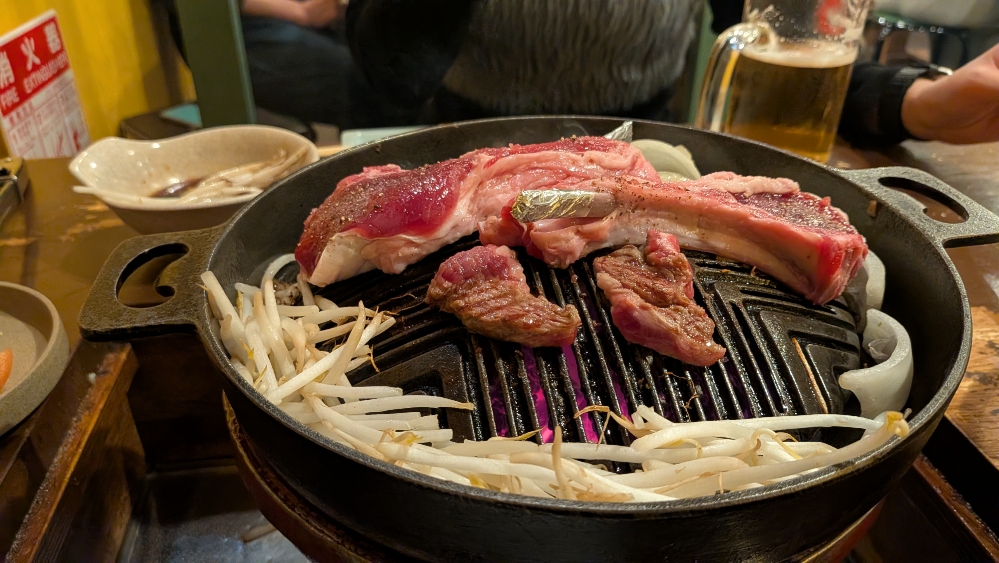 asgrask's tweet photo. ミクの日だよ🥰

土曜日にジンギスカン食べて来た。
ラムチョップ美味い🐑🐑🐑
ラムタンも美味い🐑🐑🐑

FF11は明日ヴァージョンアップ。
そしてさよならコーネリア😰
(まだ寝ないけど) それでは【おやすみなさい。】

#FF11 
#ミクの日 
#ジンギスカン 
#おやすみなさい https://t.co/1SPEgYef36