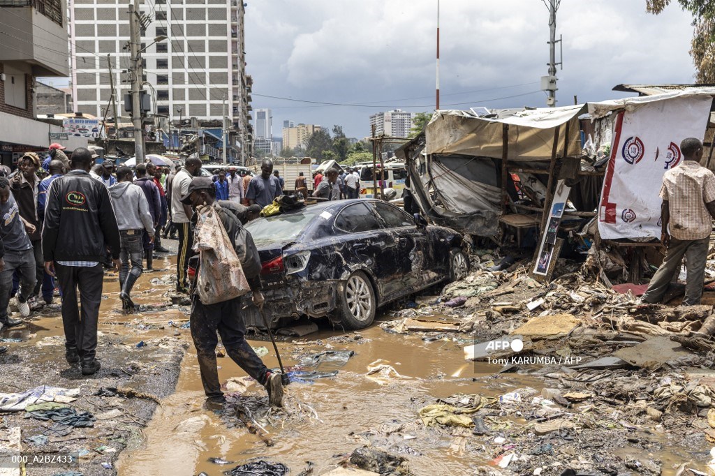 ContinuityGK's tweet image. Nairobi’s disaster preparedness team is a Total #Failure 
In just 48 hrs, countless lives have been lost.
A city once 'place of cool waters' is left to decay under the watch of Ruto &amp;amp; it’s Governor, Musalia Mudavadi
Today, Nairobi feels more like Tehran in turmoil.  
#USIranWar