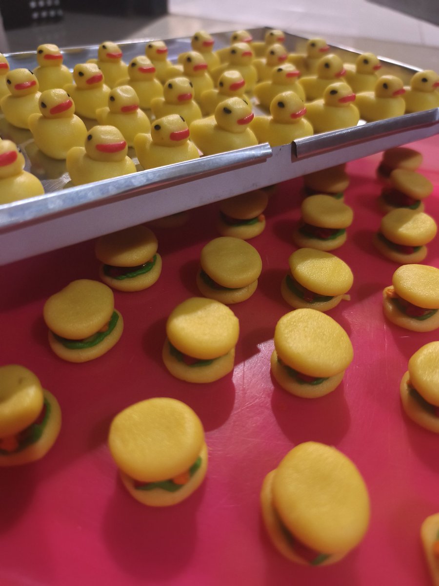 Nama tidak boleh kosong tweet media