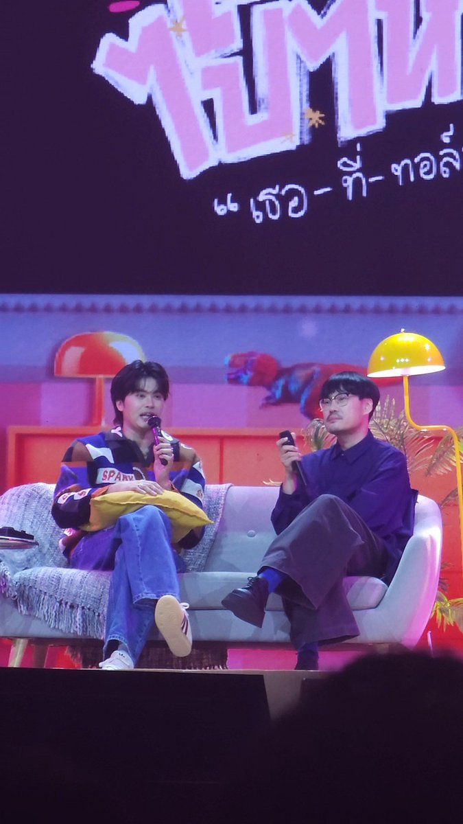 นี่ชอบช่วงคุณเต๋อถามนนท์เรื่องการ "รอ"  เหมือนได้แชร์แนวคิดกัน ว่าคน GEN นี้เค้าจัดการกับความรู้สึกที่ต้อง "รอ"  อะไรซักอย่างที่เราตั้งมั่นตั้งใจทำ  ยังไง พอได้ฟัง มันก็ทำให้คน GEN แบบเรา (40+) ก็แอบฉุกคิดบางอย่างได้เหมือนกันนะ 👏👏
#NONT30_โตแล้วไปไหน