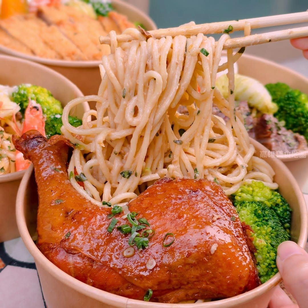 Want to treat yourself? Then pork cutletis definitely the best choice，springy and pleasant得刚刚好。🔓