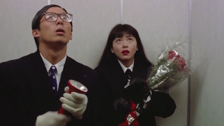 Mandacchii's tweet photo. It’s from romcom movie called 怪盗ルビイ/ Kaito Ruby (1988). Starring Hiroyuki Sanada and Kyoko Koizumi https://t.co/oCONPh7Q2r