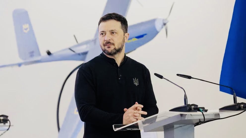 زيلينسكي يعلن عن إرسال طائرات مسيرة لحماية قواعد أمريكية في الأردن
