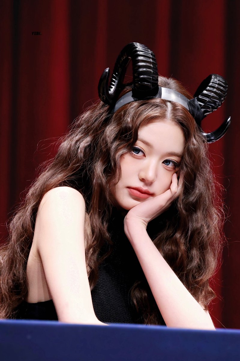 yebi_wy's tweet photo. 260308  Angel or devil?😈

#아이브 #IVE #장원영 #JANGWONYOUNG #원영 #WONYOUNG #ウォニョン https://t.co/4cUJr5AaLF