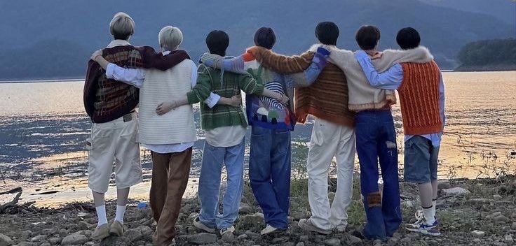 unleashwon's tweet photo. ni-ki and his six brothers https://t.co/aaaB2hmMYU