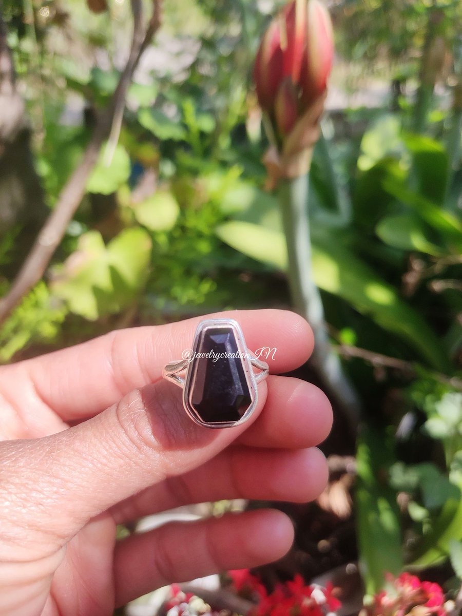 jewelrycreatio1's tweet image. Natural Black Onyx Ring,925 Sterling Silver,Coffin Ring,Men's Ring,Dainty Ring,Handmade Ring,Statement Ring,Onyx Gemstone Ring,Gift For Her
Buy At:
etsy.com/in-en/listing/…
#Blackstonering #Blackonyxmensring #Promisering #Giftforhusband #Blackonyxsignetring #Blackonyxjewelry