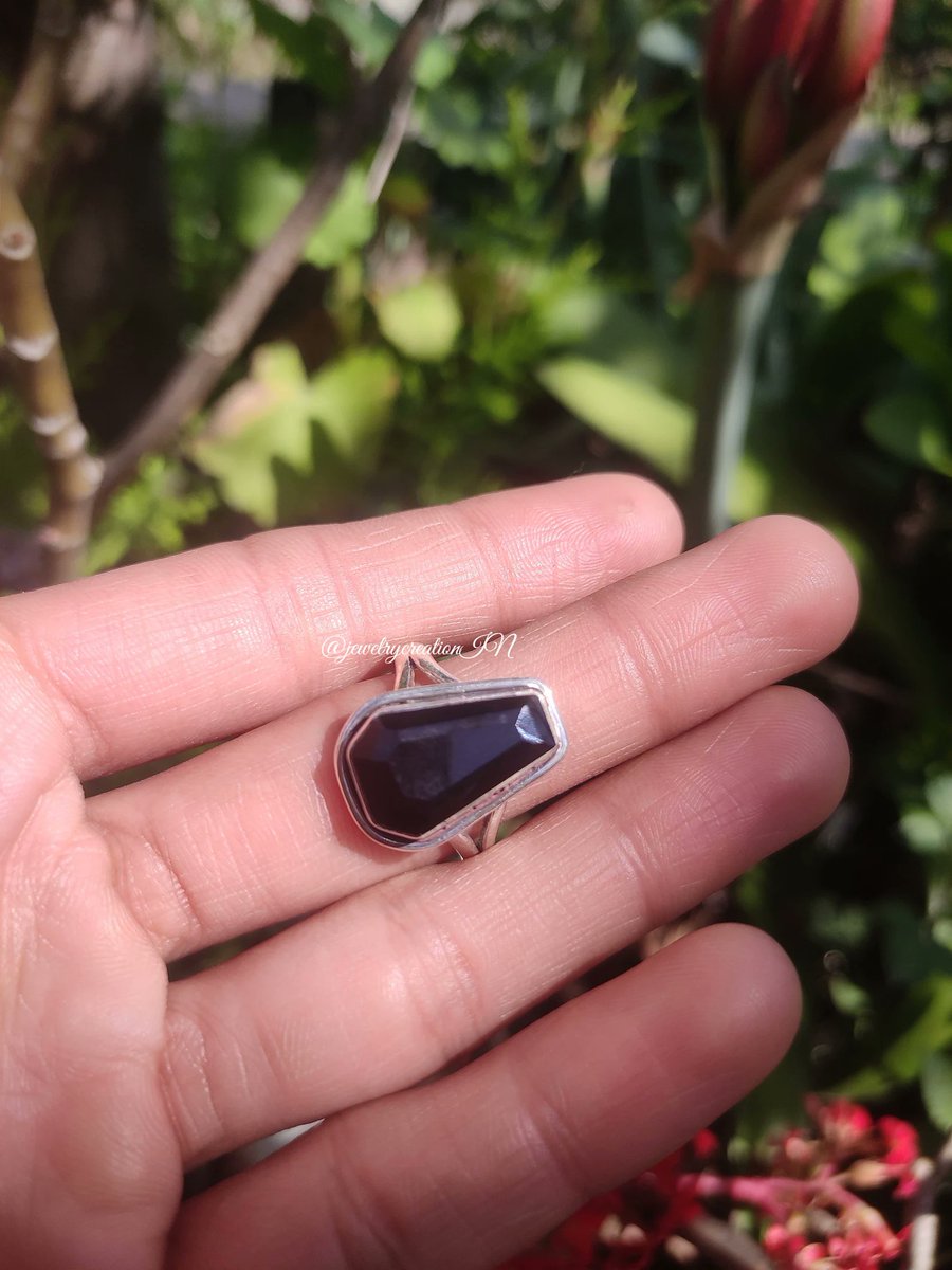 jewelrycreatio1's tweet image. Natural Black Onyx Ring,925 Sterling Silver,Coffin Ring,Men's Ring,Dainty Ring,Handmade Ring,Statement Ring,Onyx Gemstone Ring,Gift For Her
Buy At:
etsy.com/in-en/listing/…
#Blackstonering #Blackonyxmensring #Promisering #Giftforhusband #Blackonyxsignetring #Blackonyxjewelry