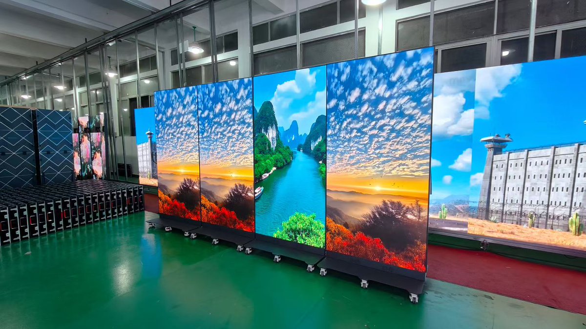 Rachel_yu433's tweet image. LED Digital Kiosk Signage, P1.5/ 1.8/ 2.0 Pitch Are Available. #ledkiosk #ledsign #ledsignage #leddisplay