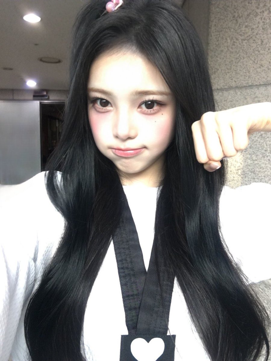 H2H_NEWS's tweet photo. 260309 IAN WEVERSE POST 

#Hearts2Hearts #하츠투하츠 #H2H https://t.co/9GD1oAmVN0