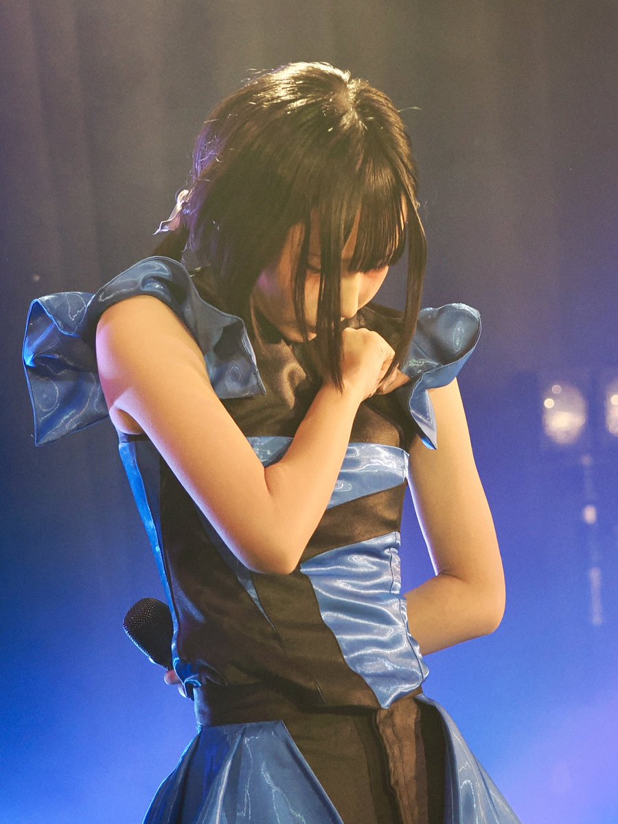 先日、理想の少女とambitiousのツーマンライブとNEONLINEのデビューライブにて、推しと推しが渋滞し、好きのごった煮状態にて浮かれトンチキと化した結果、現場に踏み台を忘れ、夕方のライブの前半戦(アンビ途中)の写真データをトばしました
正座で反省します
とりあえず何枚かご覧ください