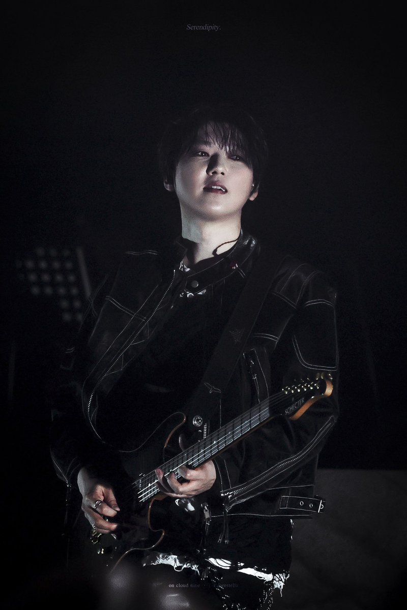 260308 𝐔𝐍𝐈𝐕𝐄𝐑𝐒𝐄 : 𝐄𝐂𝐋𝐈𝐏𝐒𝐄 
#강형호 #PITTA 
 
암전되는 순간에 여운가득한 처연롸커.. 
아름다와