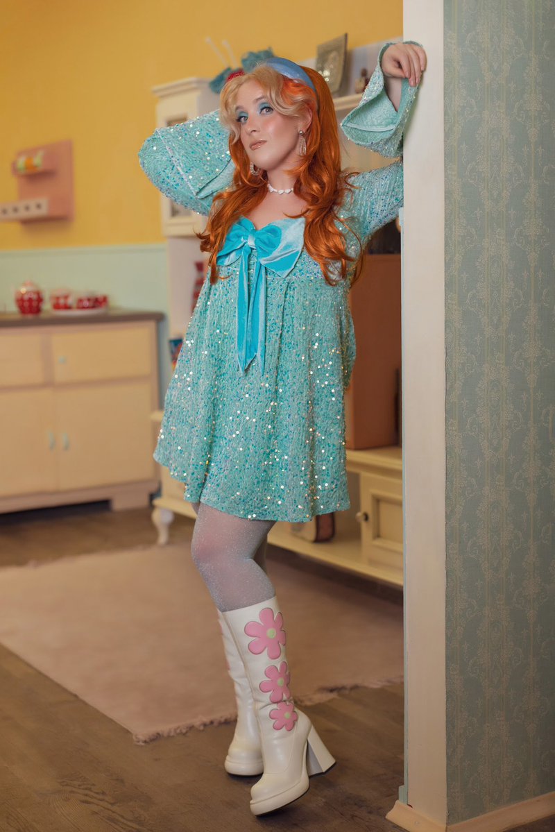 Geek chick tweet media