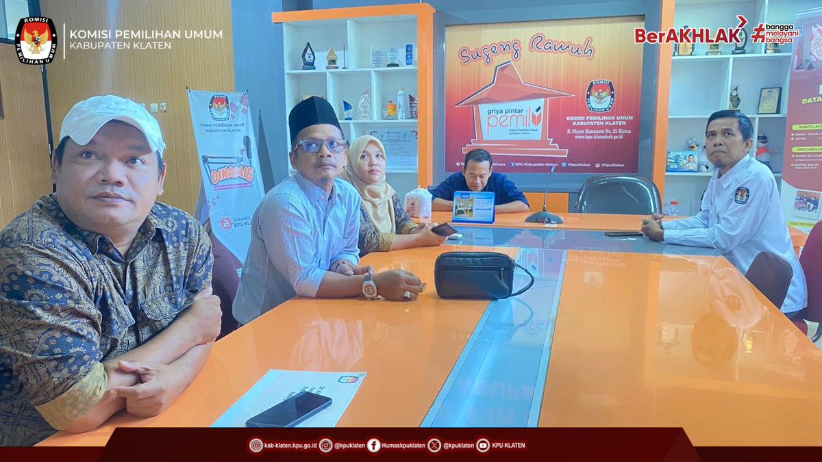 Klaten – Komisi Pemilihan Umum (KPU) Kabupaten Klaten mengikuti kegiatan Forum Diskusi Terpumpun bersama stakeholder dengan pembahasan kebijakan pengaturan penataan daerah pemilihan dan alokasi kursi pemilu pada Senin (9/3/2026).