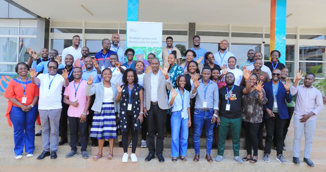 fsme_uganda's tweet photo. After a stimulating capacity building workshop, our Business Development Service (BDS) field teams are eager to support small &amp; medium enterprises (SMEs) across Uganda to operate more efficiently and compete in today’s dynamic business environment.

#WeWorkUG @EnabelinUganda🧵1/6 https://t.co/cIwACmyhrV