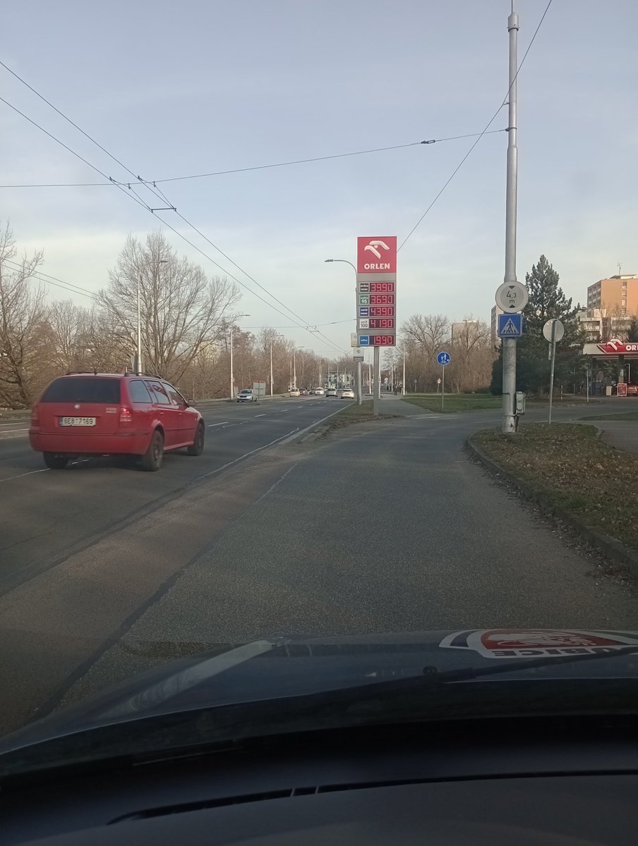 Jarda Jelen tweet media