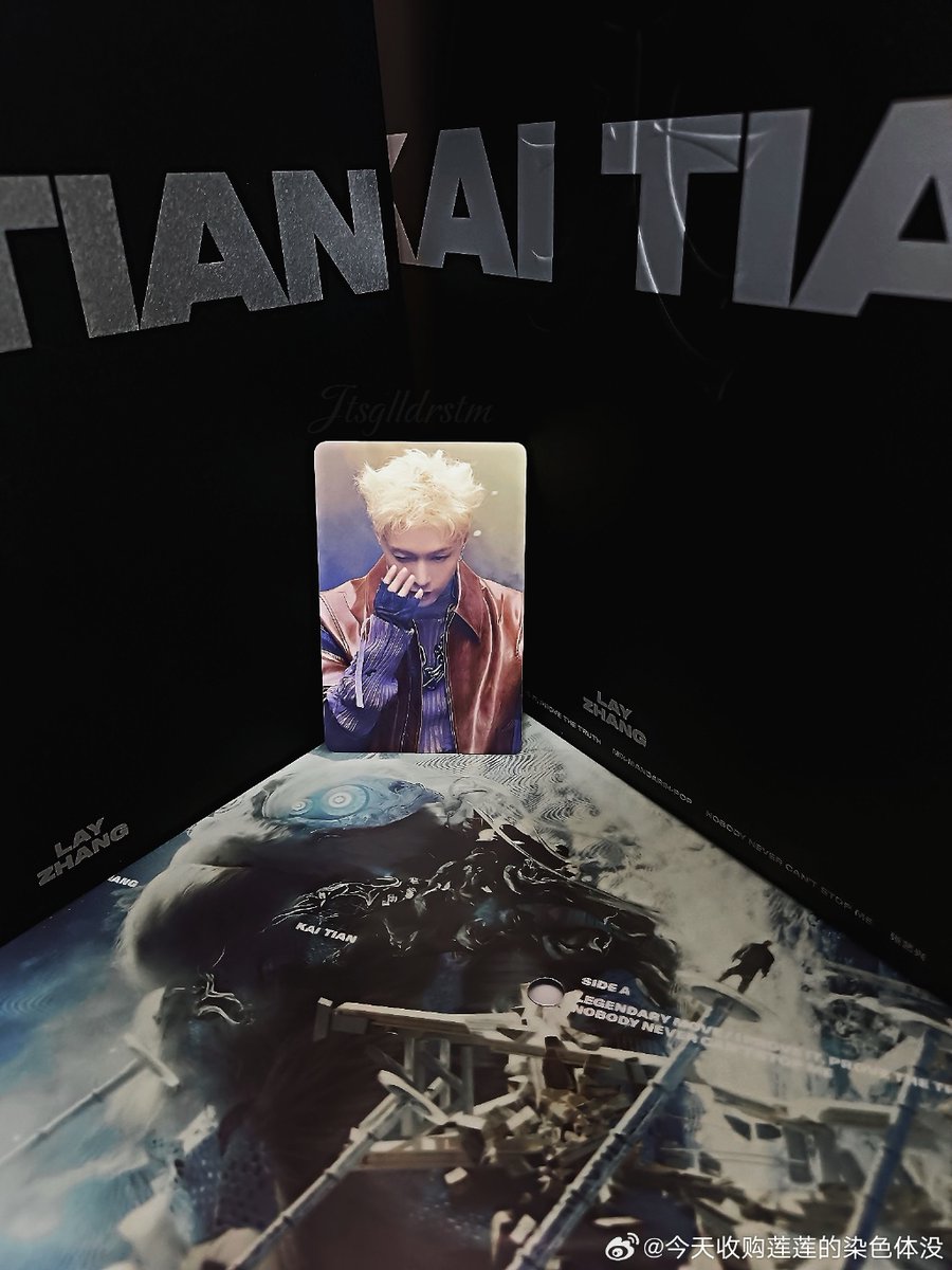 RashidK54261666's tweet image. "Sorting old items today—rediscovered my 2018 diary, a faded concert ticket, and a handwritten letter. Sentimental clutter = happy memories!  #OldItemSorting #MemoriesInBoxes"