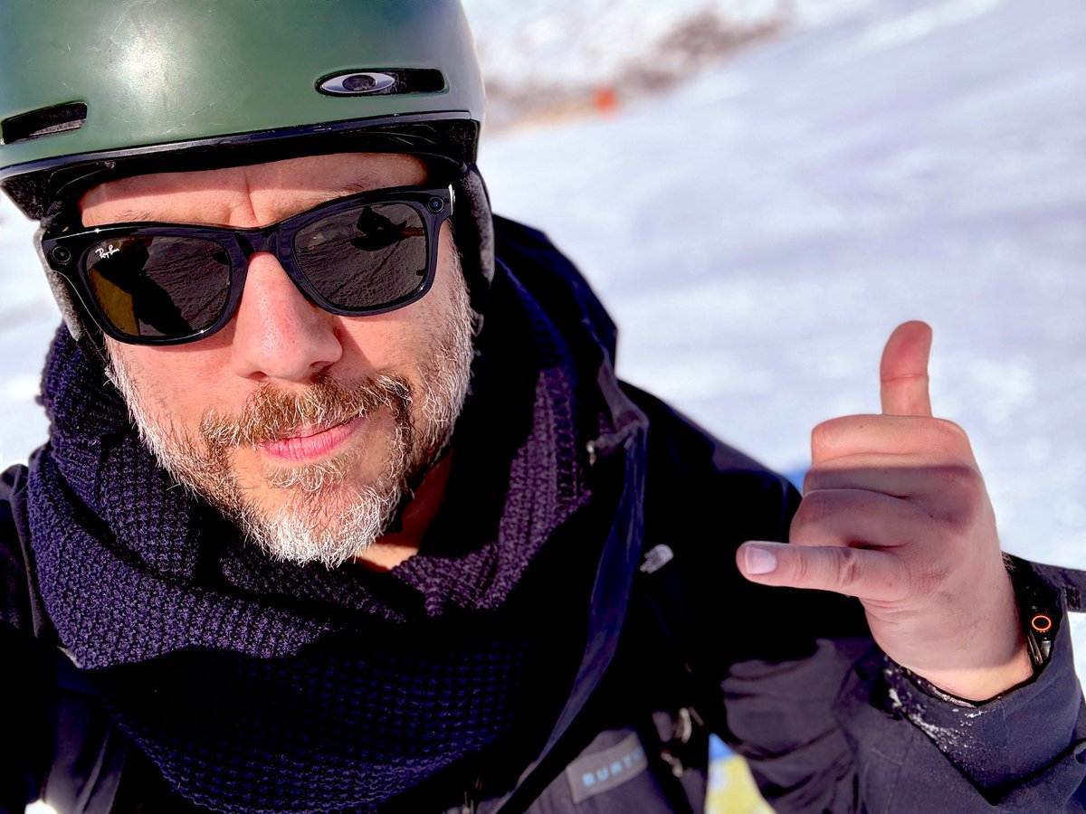 mRr3b00t tweet media