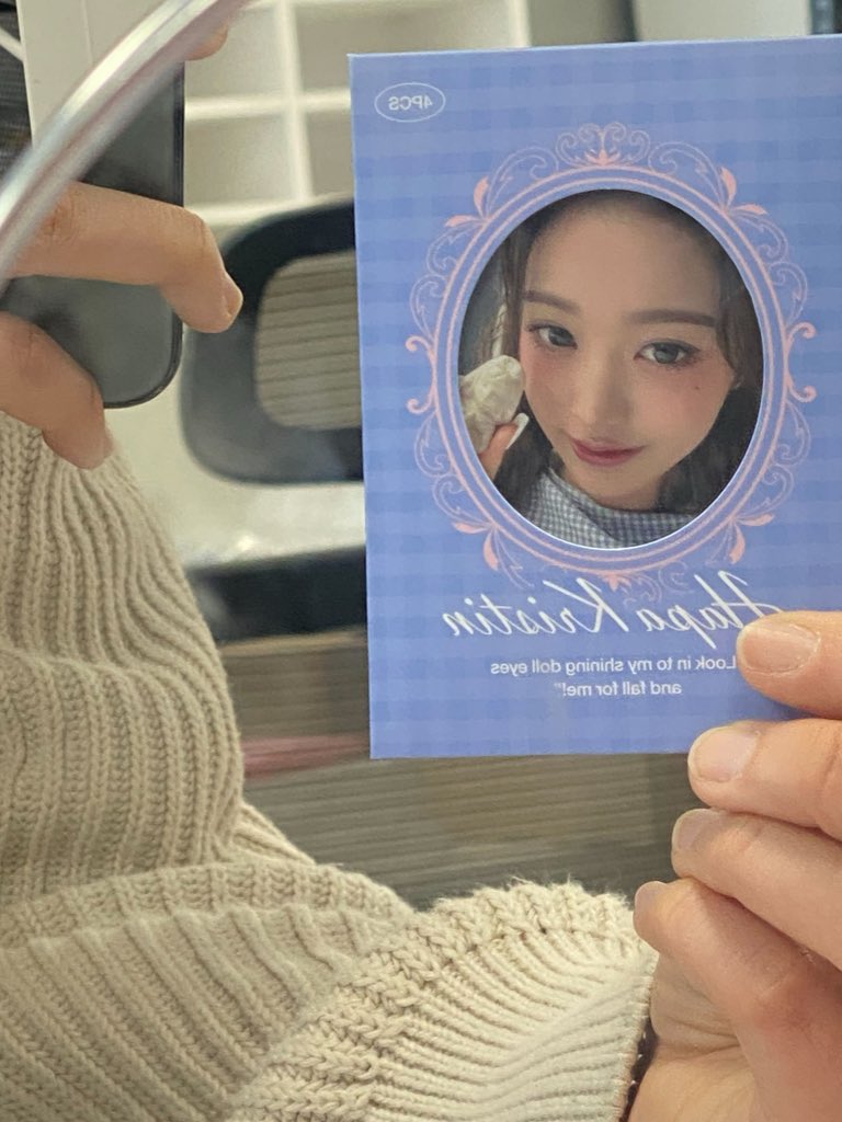 hapakristin_kr's tweet photo. 하파 직원들의 행운 포카🍀
원영 포카와 함께라면 어디든 갈 수 있어 ..

[포카 보유 매장]
➡️https://t.co/B6ihIBU5QJ

*재고 소진 시 별도 안내 없이 조기 종료될 수 있습니다. https://t.co/TOGpHbMsam