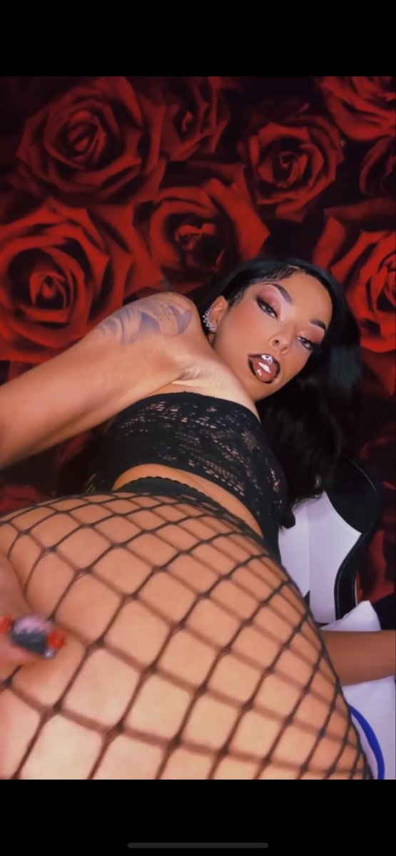 RoseDrainz's tweet photo. WHAT YOU DOING TO GET BEHIND IT?🤭💦
Sub to get a free custom gift now 💝
#Subscribee #Dominate #Onlyfans #Paypig https://t.co/hJE43p1eFo