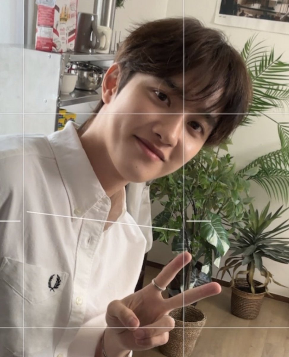 xopinkpink's tweet photo. 도경수 얼굴 미쳤나.. 너무 잘생겨서 소리지름 https://t.co/CehPe7rS10