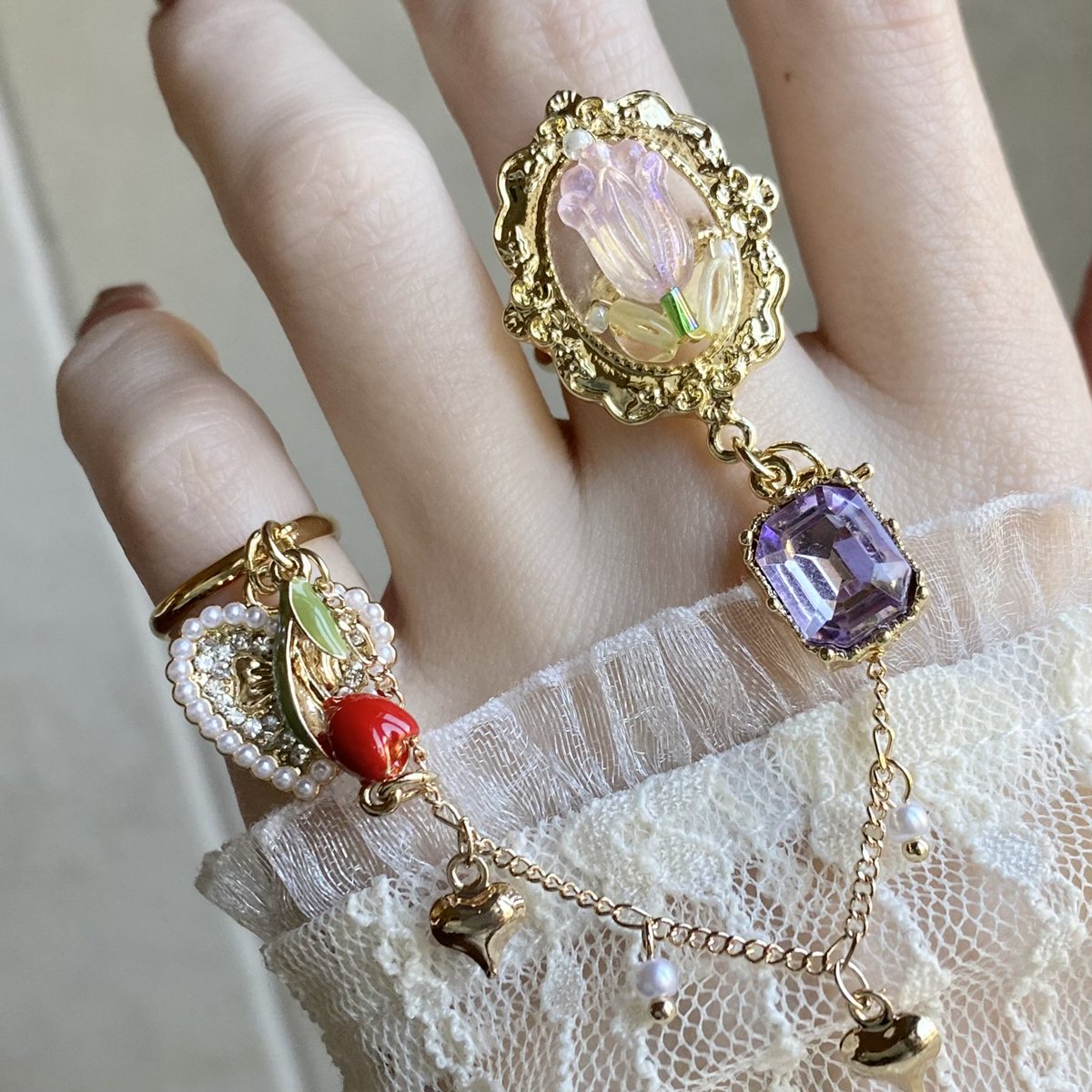 sona_sapinko's tweet photo. こちらの新作ダブルリングたち🌸🐇
抽選販売開始しました！
購入希望者は申し込み可能です🖤❤️🐈 https://t.co/b7wwaqSYid