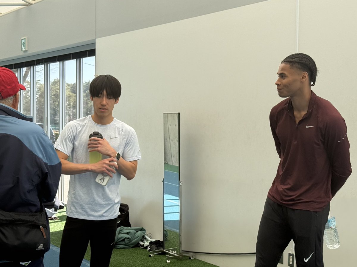 Fujitsu_TandF's tweet photo. 【ニュース💫】

ジョセフ、順調！
 
中島佑気ジョセフの取材＆練習を見学してきました。
冬季トレも順調とのこと。
4月から陸上部に加入の小川大輝選手（東洋大学所属）も一緒に練習していました👍
楽しみです✨
 
#Fujitsu #陸上 
#中島佑気ジョセフ 
#ジョセフ
#小川大輝  #東洋大学 https://t.co/0GHoFKXUjb