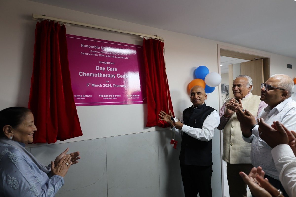 IOCL_Rajasthan's tweet photo. A little comfort,a lot of hope.
IndianOil donates 63 chemotherapy couches to Bhagwan Mahaveer Cancer Hospital &amp; RC, Jaipur, creating three dedicated wards to support ~100 patients daily. Inaugurated by ED&amp;SH,RSO—bringing comfort,dignity and care to patients during chemotherapy. https://t.co/MpFmnjPokP
