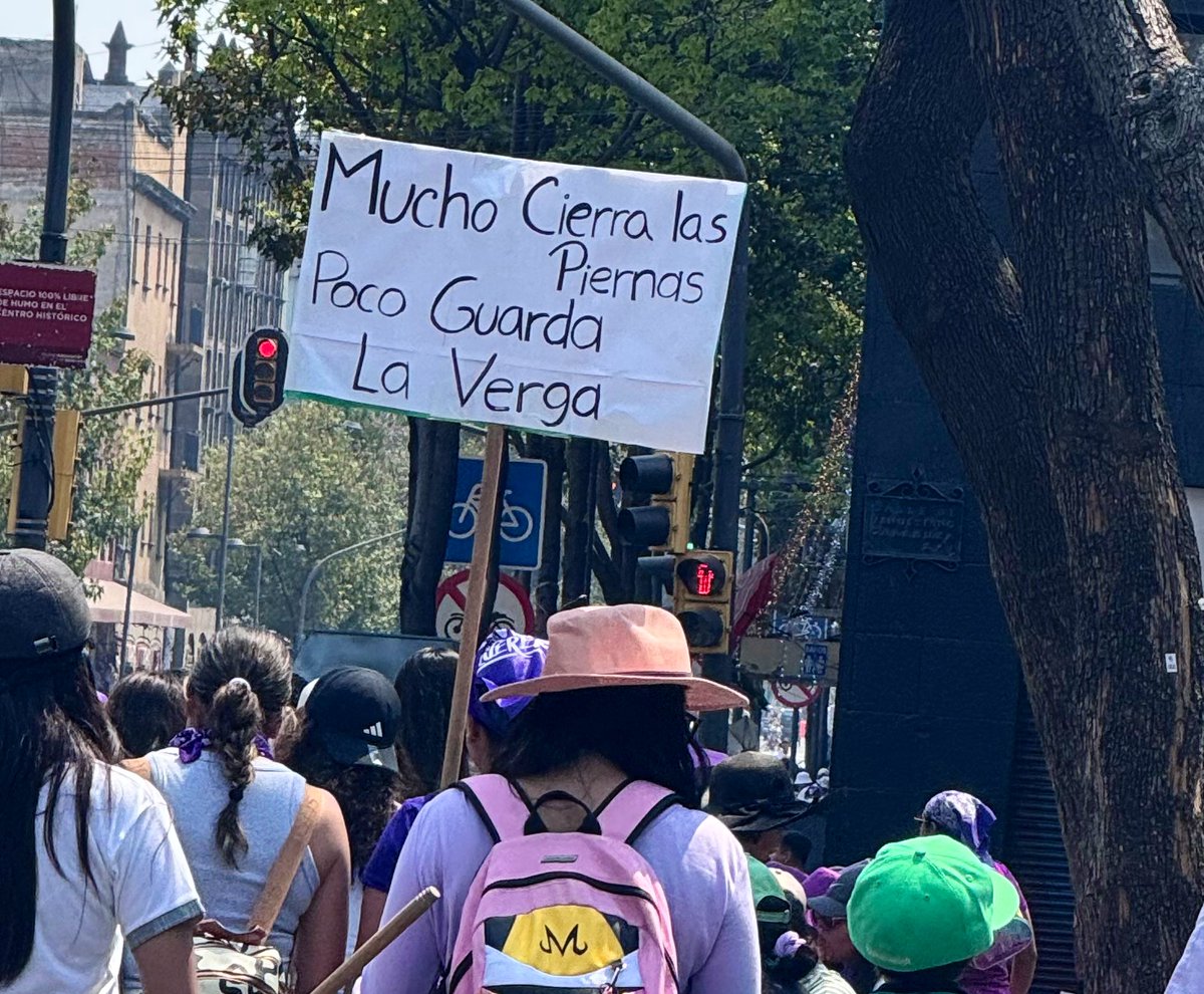 LA_HDLCH's tweet photo. Dios mío… a este le doy 1000/10 💜 #8Marzo #8M #DiaDeLaMujer #Feminista https://t.co/i1bsQVn00n