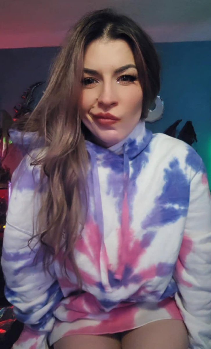 MystikGunn's tweet photo. Live! https://t.co/BbH5N28jFU https://t.co/U7yZpWuJOn