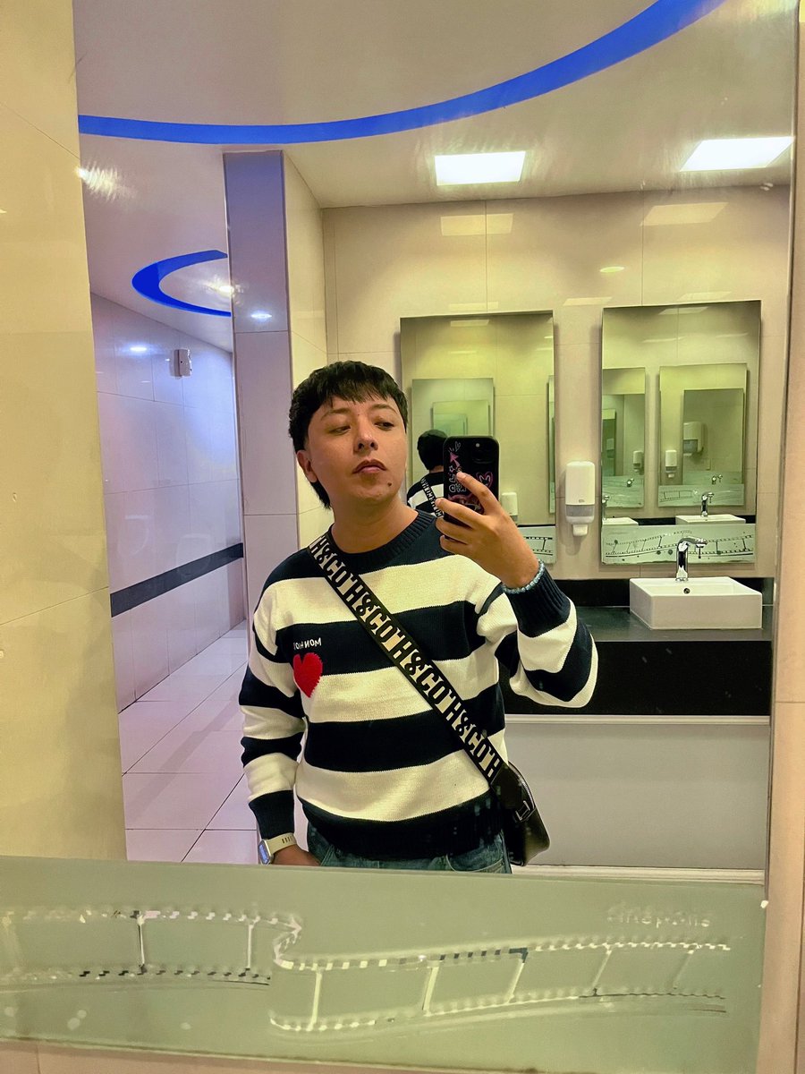 tacocalient3's tweet photo. En el cine / En la casa 🍆💦

Chudai 
Onlyfans 💙
Telegram vip 💙

https://t.co/rywiPresA1 https://t.co/Z6xod3dybK