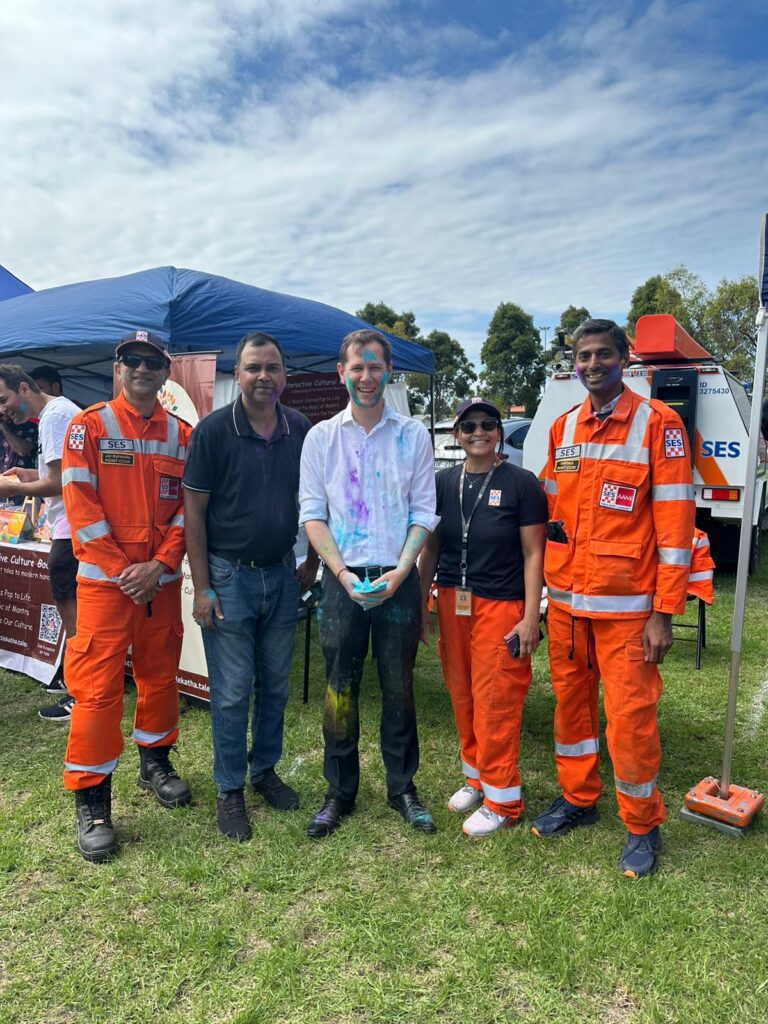 The_Indian_Sun's tweet photo. #HoliInWest celebration at #PointCook drew families for organic colour play, music & food. Organised by Bongosathi, Cr Pradeep Tiwari & Jashan Foundation, the free event featured community leaders & strengthened multicultural spirit. #TheIndianSun
🔗 https://t.co/tau7pnquY6 https://t.co/oiIivLgxvc