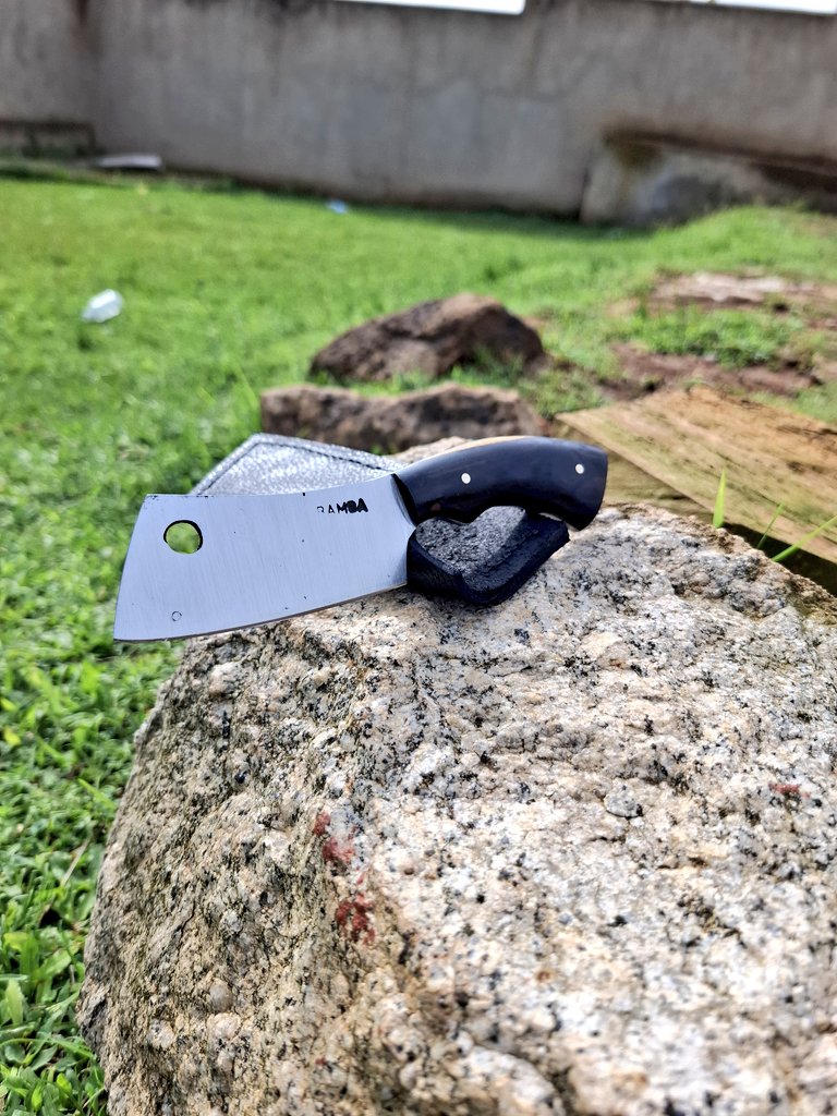 emmalumu23's tweet photo. Looking for handmade knives @BambaForge is here for you https://t.co/DlJpnGgQ2A