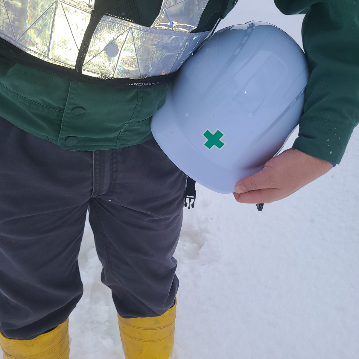 SWEC341561's tweet photo. ザクタスでのドライブではない。林道除雪にこれから向かう。まだまだ山間部は雪深い。 https://t.co/i1waTHcglp