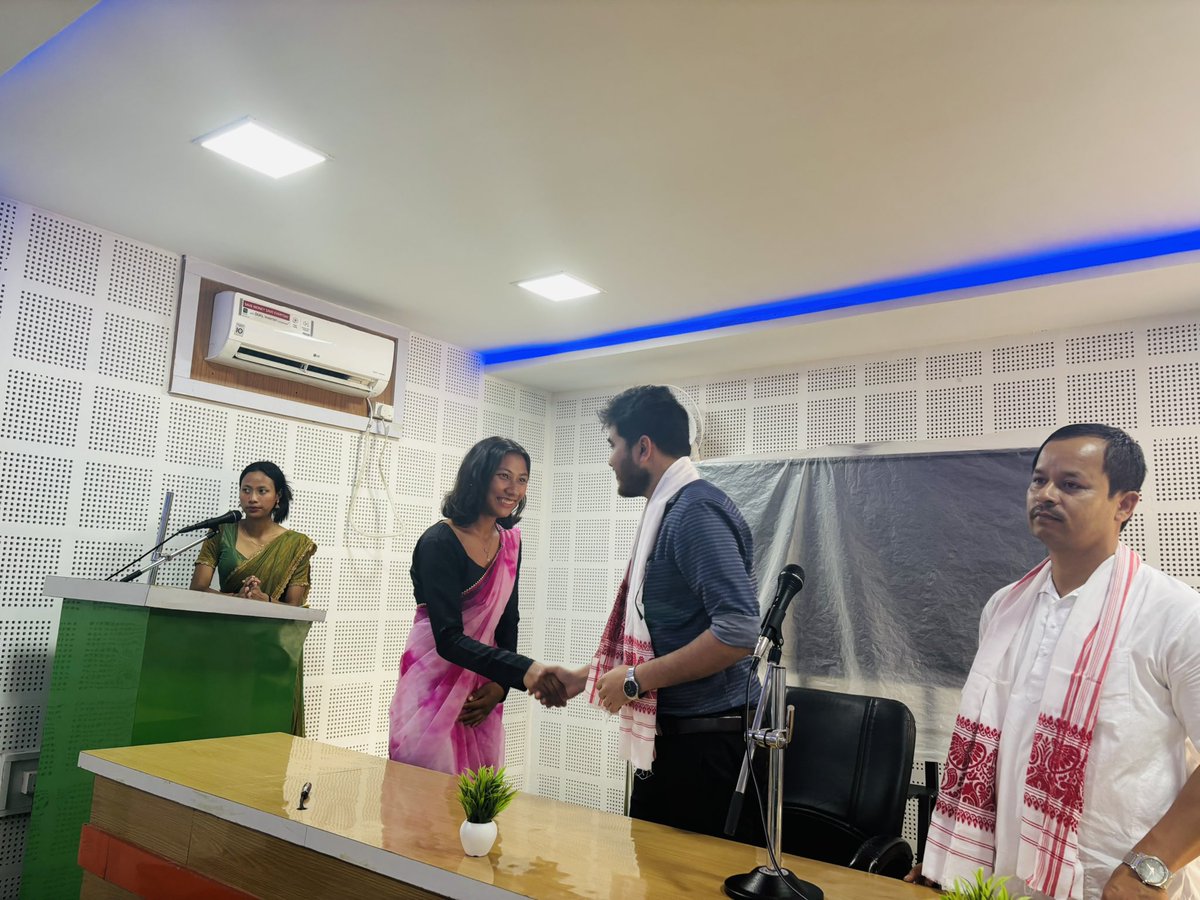 Glad to attend the farewell ceremony of final-year cadets under 51 Assam Air NCC, Jengraimukh College as a chief guest. 

Thanks to Flying Officer Dr. Ajit Konwar sir for the invitation!