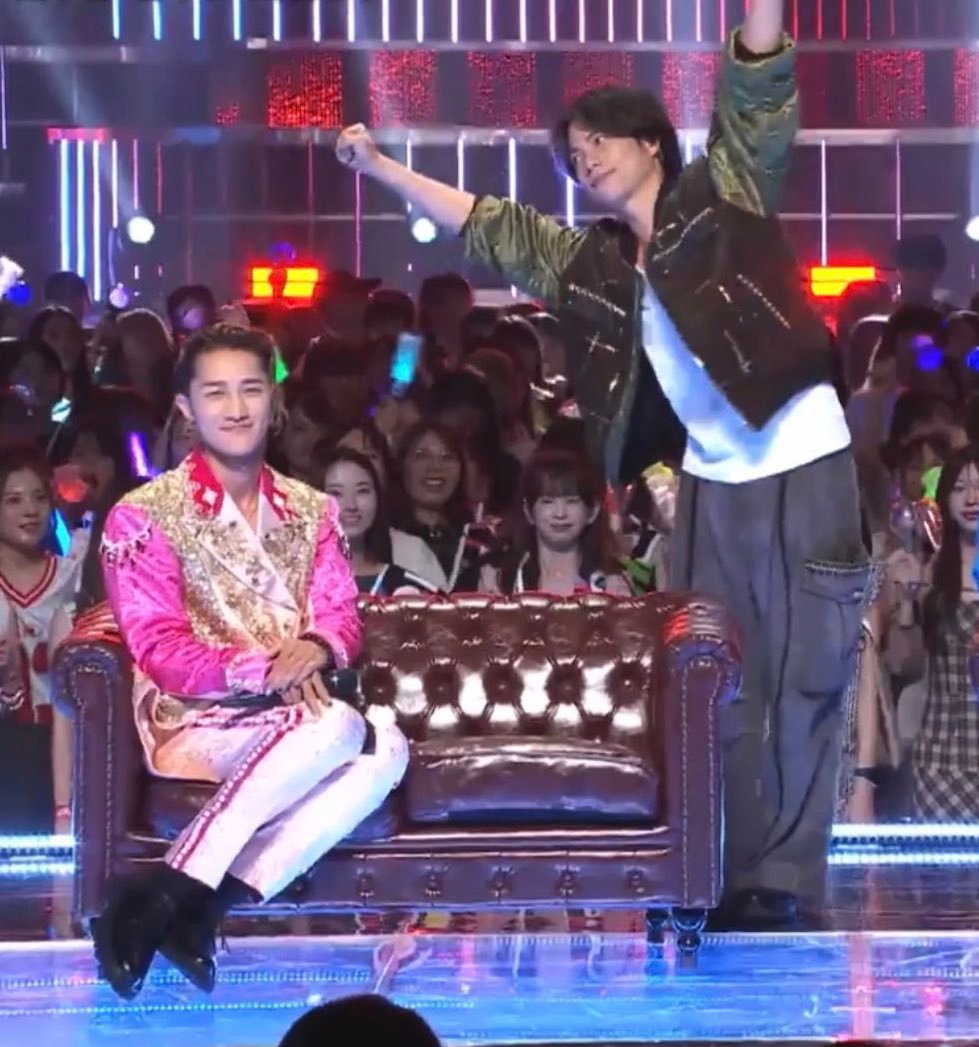 starto idols with no context tweet media