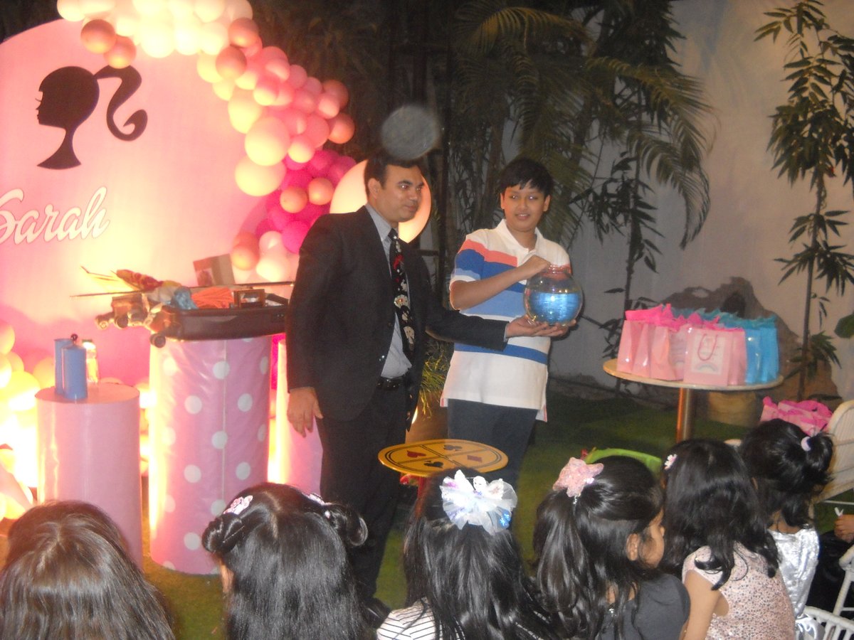 OmorSharif01's tweet image. 🪄 Children friendly Magic Show in Bangladeshh🇧🇩! 
🔍To know more search Google: Magician Omar Sharif/ Magician in Dhaka/ Good Magician Bangladesh/ Best Magician of Dhaka Bangladesh.
  #Eidfastival #Picnic #Familyday #MagicShow #OmarSharif #MagicianinDhaka #MagicianBangladesh