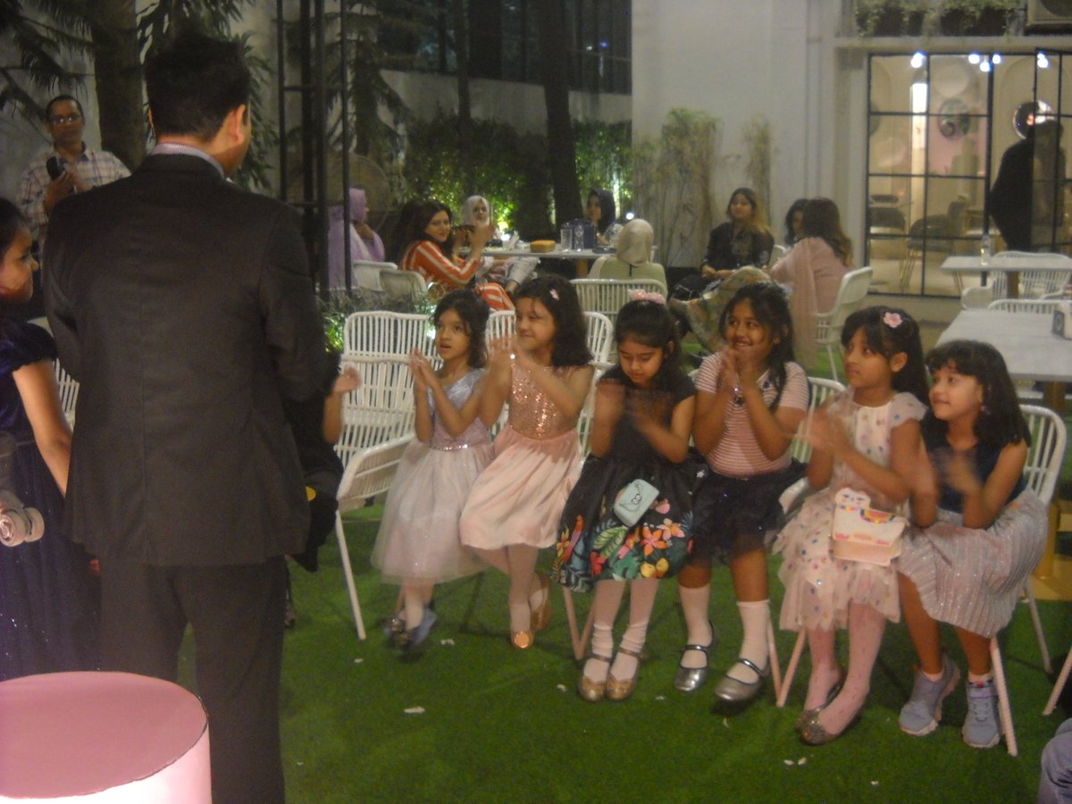 OmorSharif01's tweet image. 🪄 Children friendly Magic Show in Bangladeshh🇧🇩! 
🔍To know more search Google: Magician Omar Sharif/ Magician in Dhaka/ Good Magician Bangladesh/ Best Magician of Dhaka Bangladesh.
  #Eidfastival #Picnic #Familyday #MagicShow #OmarSharif #MagicianinDhaka #MagicianBangladesh