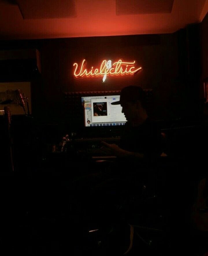 brendon thinker! 💭 tweet media