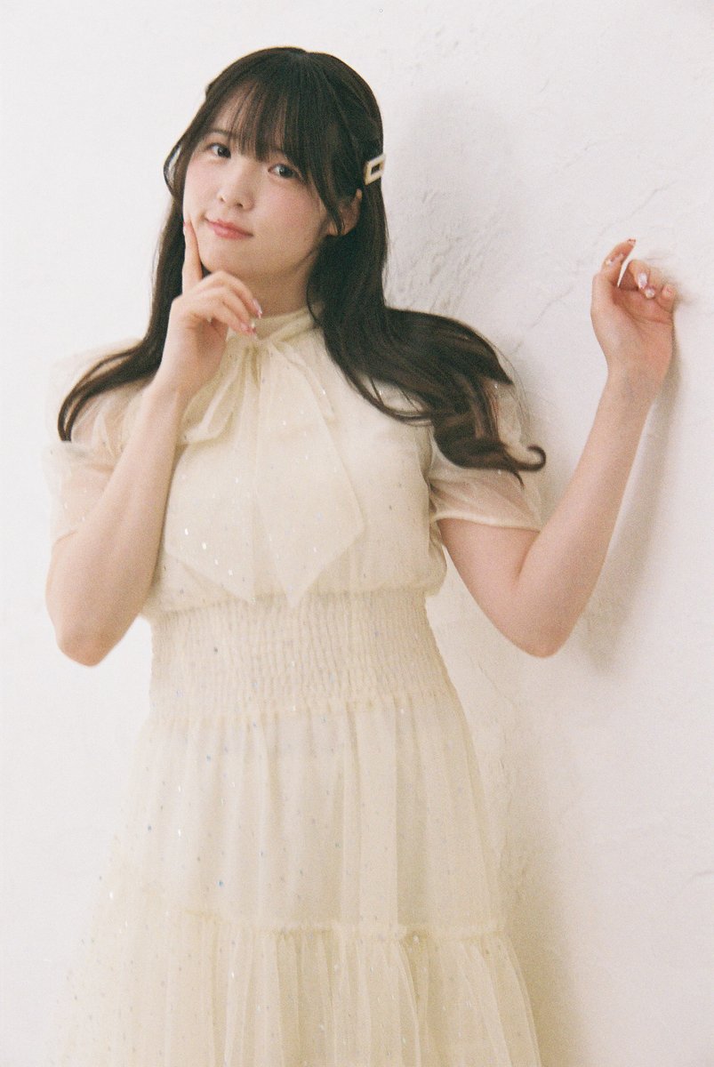 YoshikazuChika's tweet photo. フィルムでも絞れば写りはシャープだよね。

モデル：水海らむねさん(@mizuumiramune)

Leitz IIIf Red Dial + P.Angenieux Paris Type Y1 90mm f2.5 + Kodak Gold Plus

@MoriyaCamera
#森谷修
#水海らむね
#らむれーと
@KodakProfilmbiz
#KodakProFilmBiz
#ColorPlus200
#KodakFilm https://t.co/y6LtEovbCd