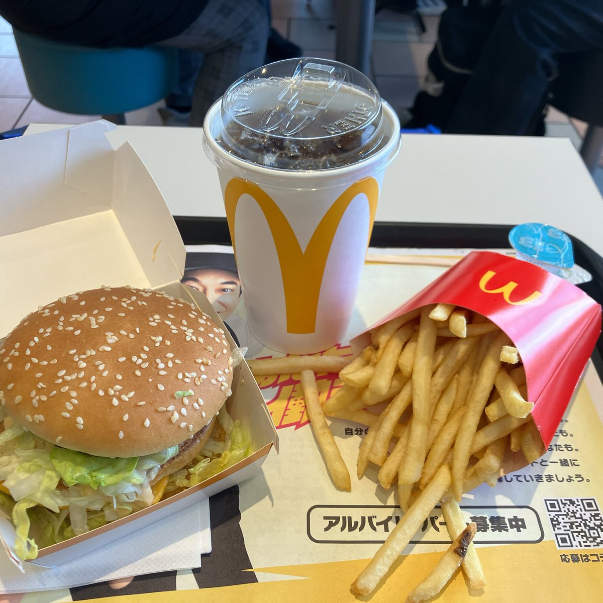 マクドナルドなう。 ダブルチーズバーガー食べるつもりがビッグマック