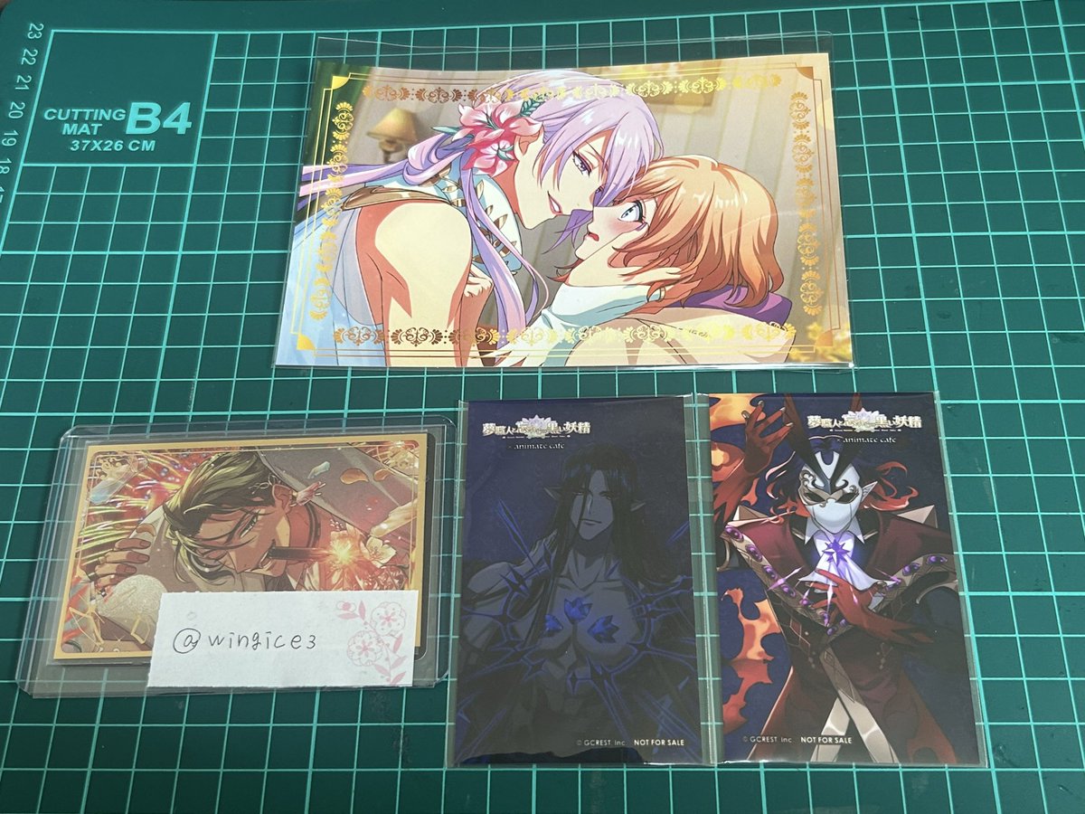 wingice3's tweet photo. 【求】
eeoCafeコラボ特典ポストカード
ダステ

〖譲〗
各コラボ特典(画像参照)
『メリーローズ ベラノーラ ゴースト ベルベット オスカー イツキ フォルクス&amp;メル カナン＆ベツェル ヒース＆プラオ シハル＆ベラノーラ』

コースターは複数提供可 https://t.co/1h45IXhsmT