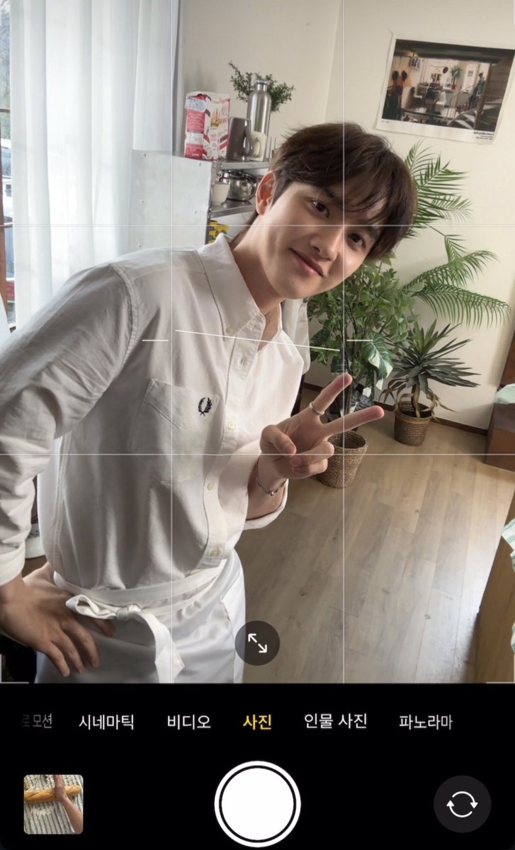 あまりにもメロすぎて声出た😇😇
この髪型やばい...ギョンスさん今年ビジュを更新し続けている...心臓もたない