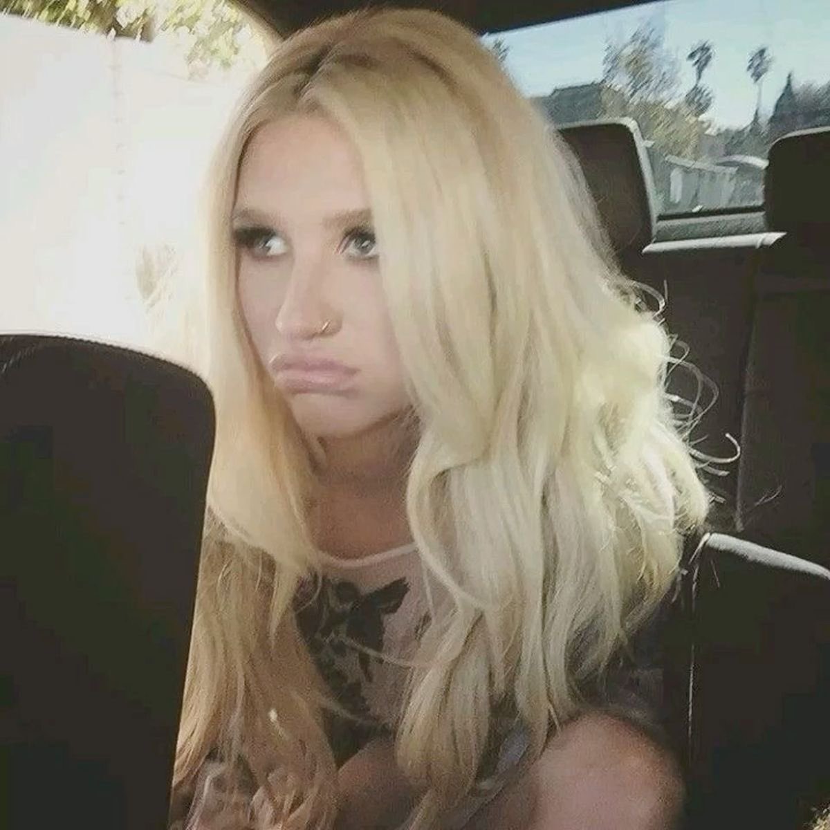 noticing a pattern among people who stan newjeans