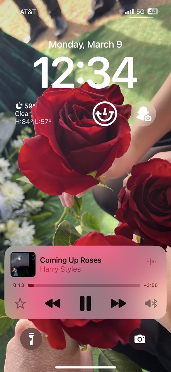 Sweeeeeet_Tea's tweet photo. My favorite song on this one. @Harry_Styles @hsdaily https://t.co/RQ8C34J6hM