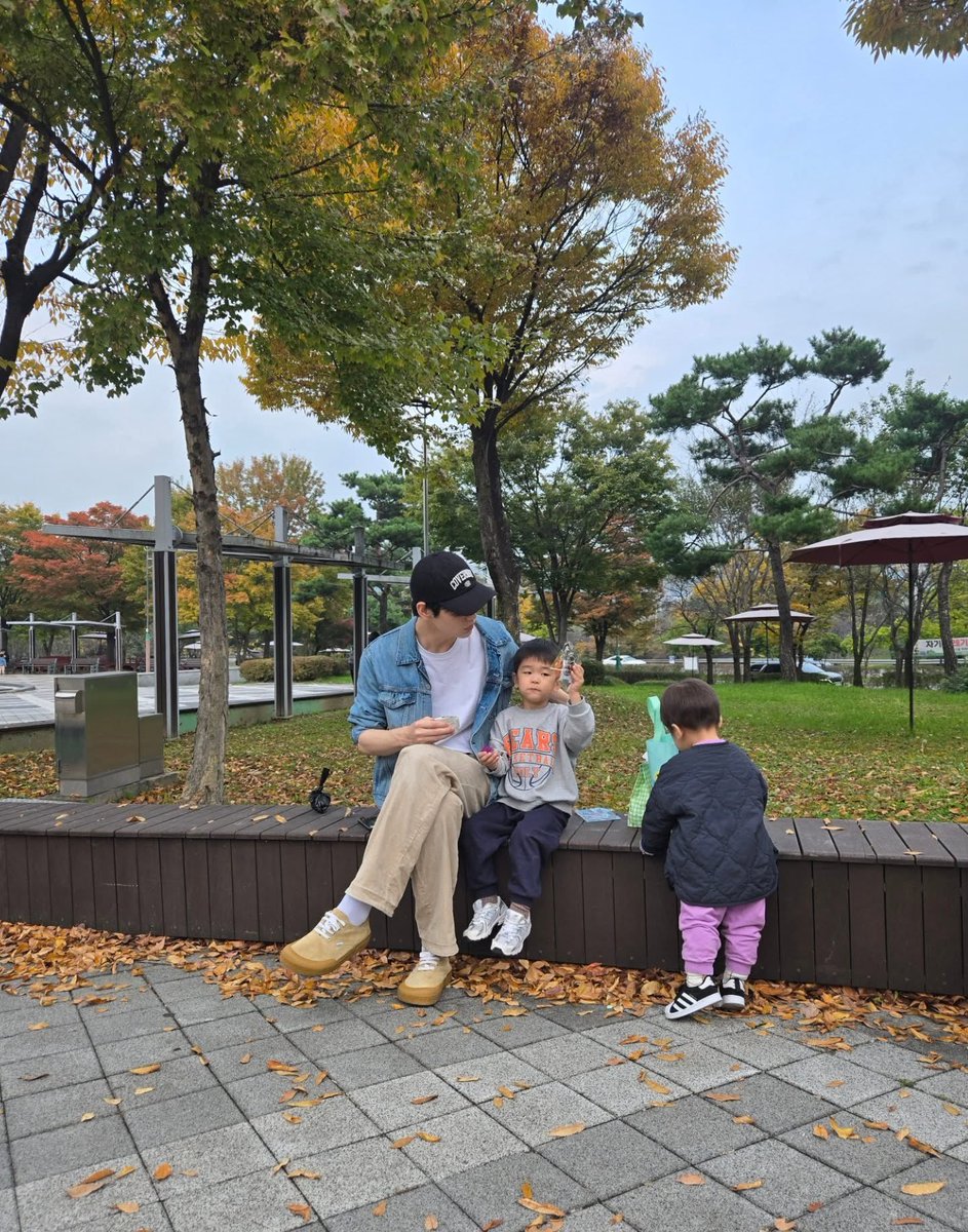 수빈이랑 애기
강아들 못지않게 실패없는 조합이야 알지