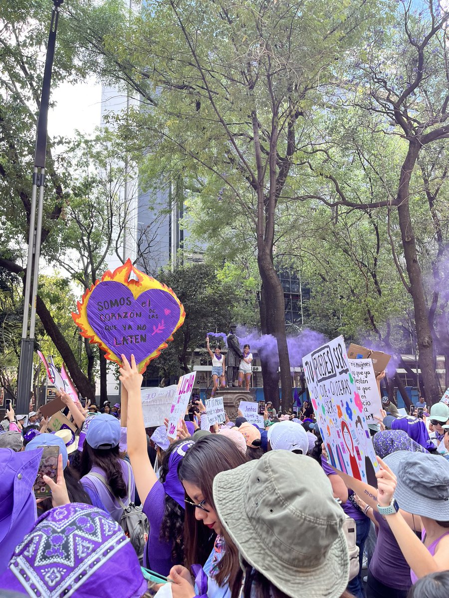 SamLagunasS's tweet photo. Marchando con la piel chinita otro 8M. 💜 https://t.co/N5mEugeIAH