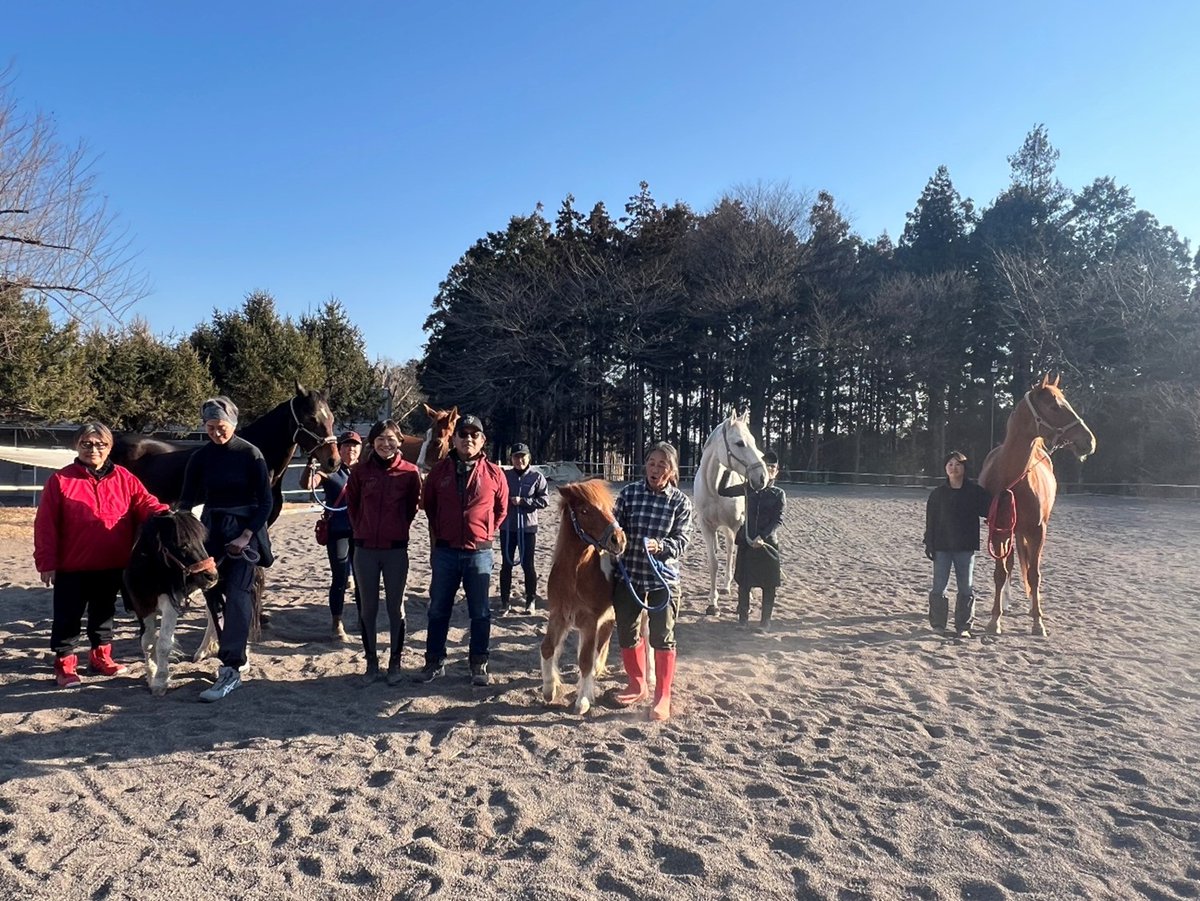JAC_foundation's tweet photo. 【25年度助成先視察レポート】
昨年、群馬県前橋市に拠点を置くニューホープステーブルスを訪問してきました。
「馬ファースト」をモットーとしたご活動について、放牧場でのびのびと過ごす馬たちを眺めながら、直接お話を伺うことができました。

▼視察レポートはこちらから
https://t.co/FchOH8KmaO https://t.co/Um8xQ9ZO8k